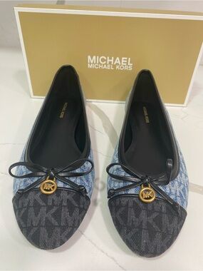 Michael Kors Blue Denim & Black MK Logo Ballet Flats with Gold Charm